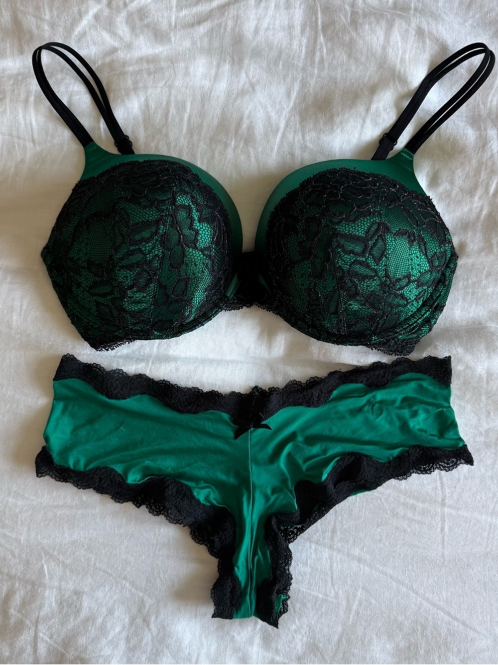 VS very sexy green lace push-up bra set